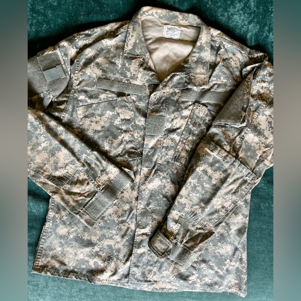 Military Digital Camo Zip-Up Jacket Men’s Medium Army